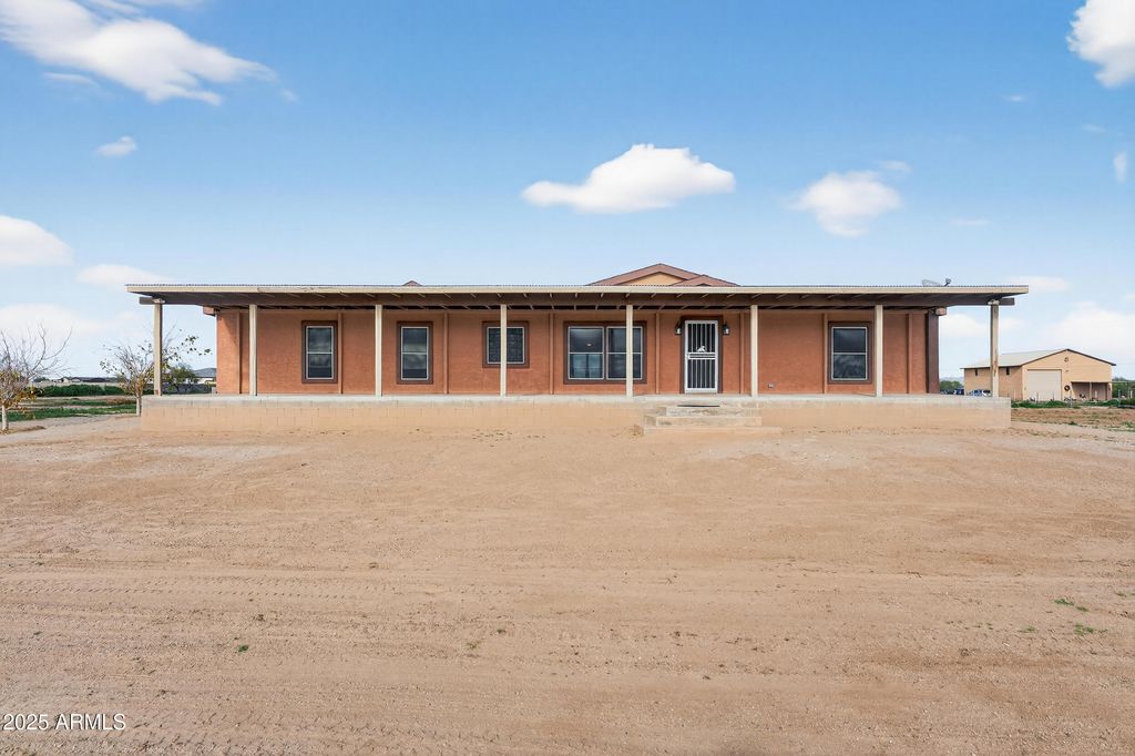 Image 1 of property listing at 19624 W PINNACLE PEAK Road, Surprise, AZ 85387