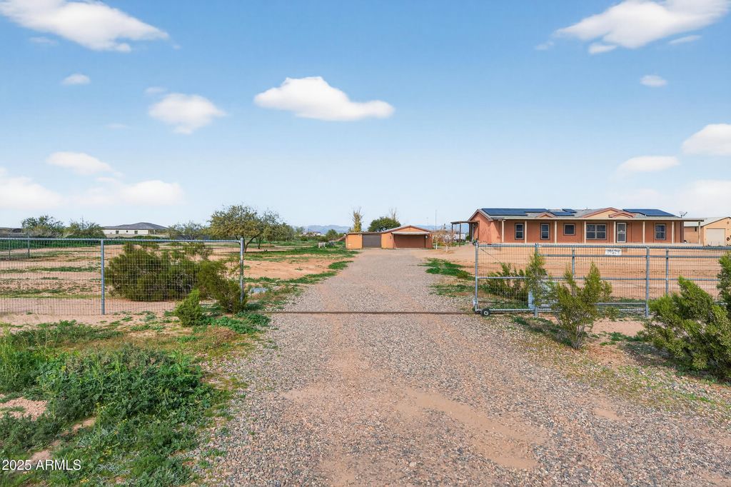 Image 22 of property listing at 19624 W PINNACLE PEAK Road, Surprise, AZ 85387