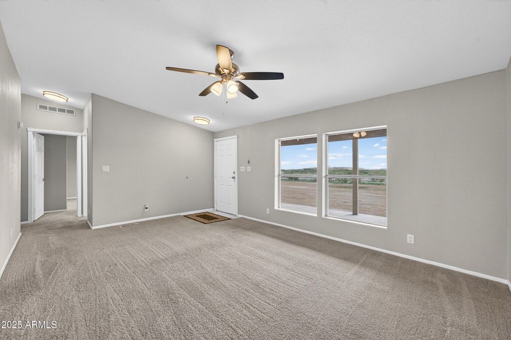 Image 24 of property listing at 19624 W PINNACLE PEAK Road, Surprise, AZ 85387