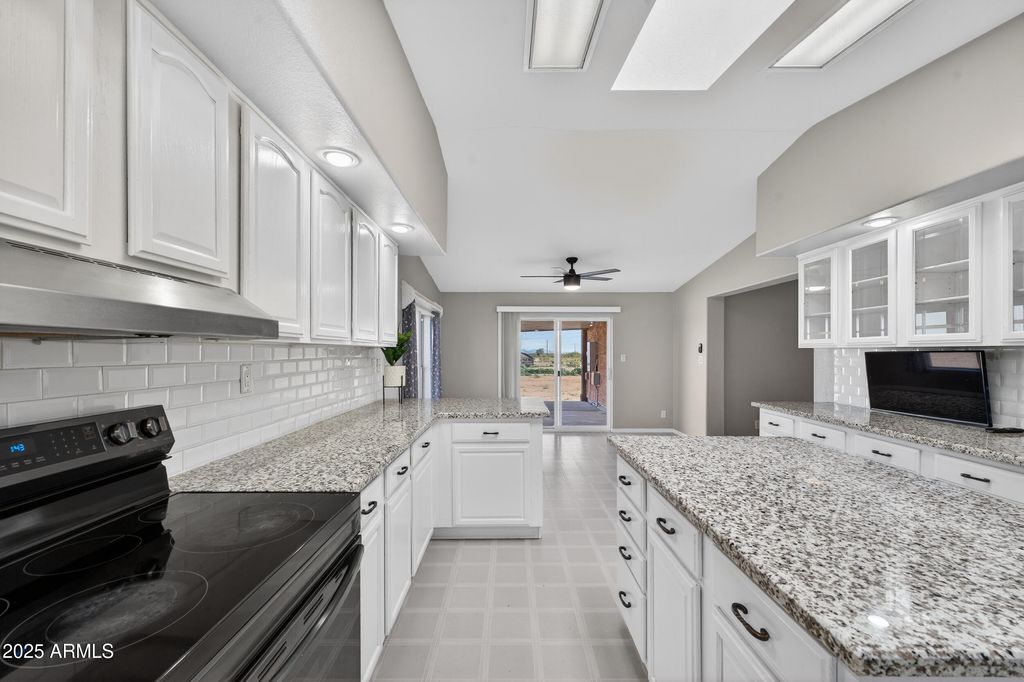 Image 39 of property listing at 19624 W PINNACLE PEAK Road, Surprise, AZ 85387