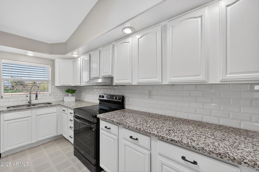 Image 42 of property listing at 19624 W PINNACLE PEAK Road, Surprise, AZ 85387