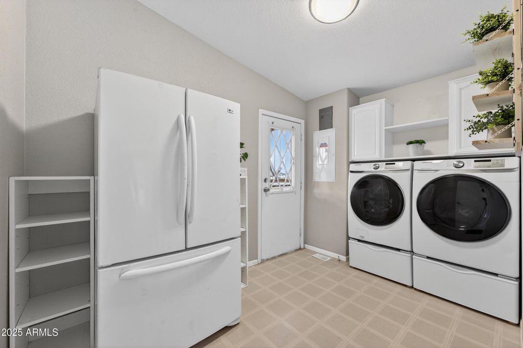 Image 46 of property listing at 19624 W PINNACLE PEAK Road, Surprise, AZ 85387