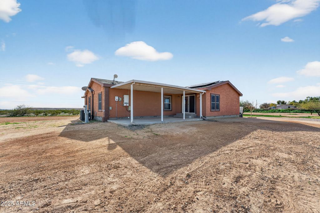 Image 9 of property listing at 19624 W PINNACLE PEAK Road, Surprise, AZ 85387