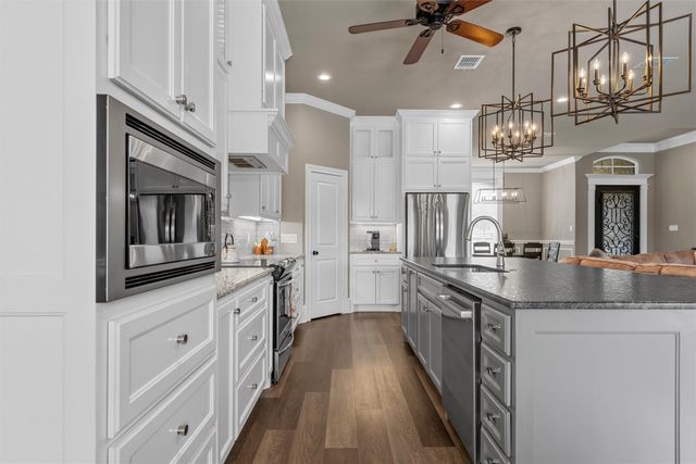 609 Hunton Lane, Robinson, TX 76706