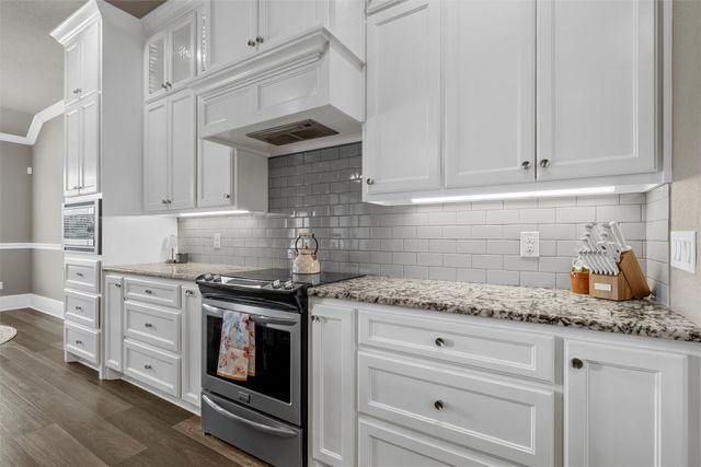609 Hunton Lane, Robinson, TX 76706