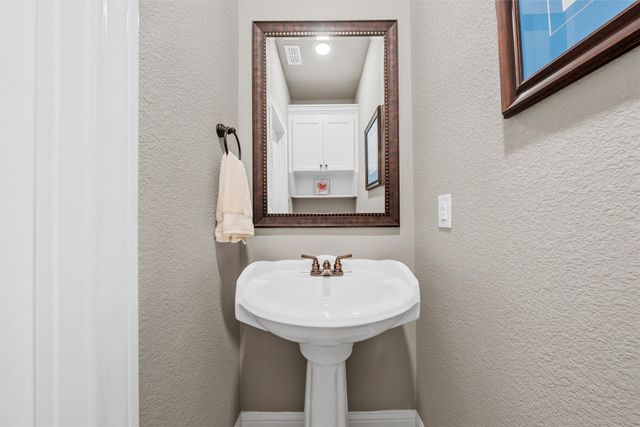 609 Hunton Lane, Robinson, TX 76706