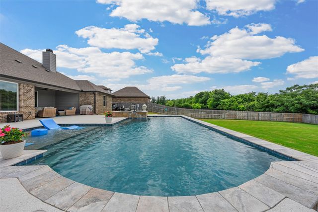 609 Hunton Lane, Robinson, TX 76706