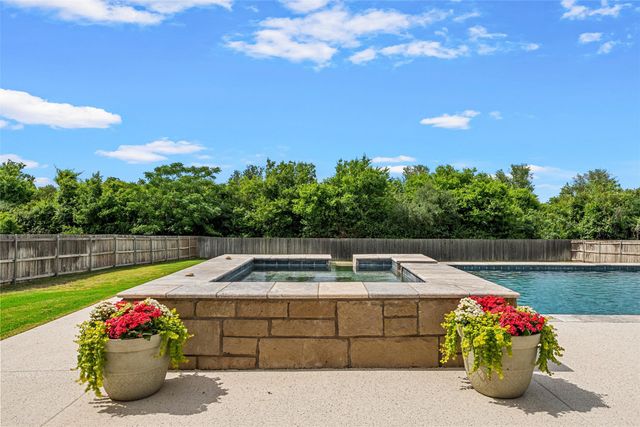 609 Hunton Lane, Robinson, TX 76706
