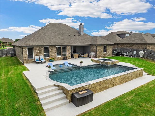 609 Hunton Lane, Robinson, TX 76706