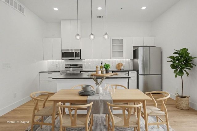 2217 N Fitzhugh Avenue 202, Dallas, TX 75204