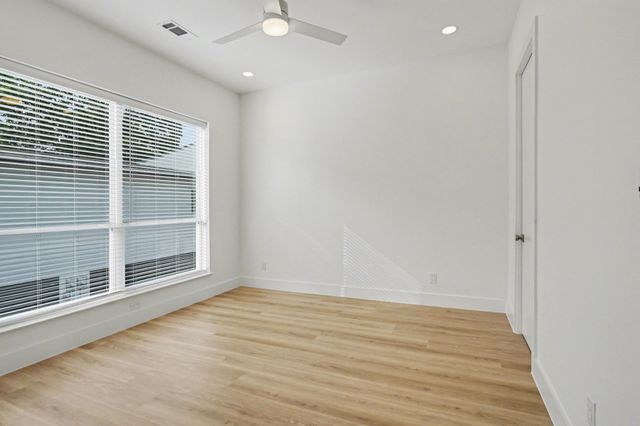 2217 N Fitzhugh Avenue 202, Dallas, TX 75204