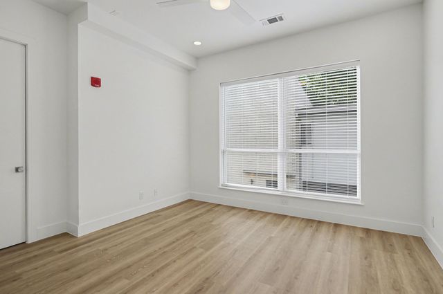 2217 N Fitzhugh Avenue 202, Dallas, TX 75204