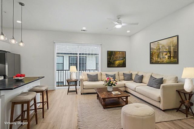 2217 N Fitzhugh Avenue 202, Dallas, TX 75204