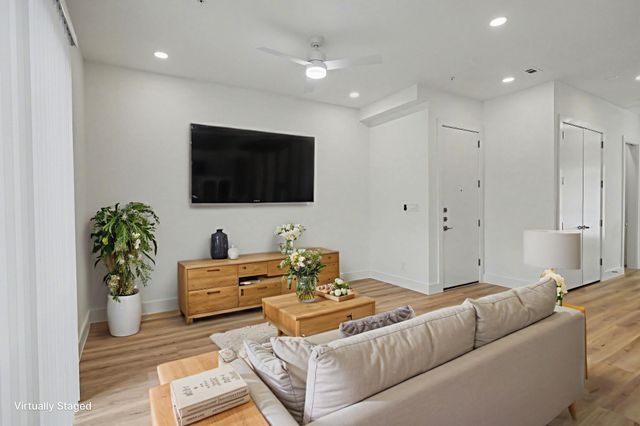 2217 N Fitzhugh Avenue 202, Dallas, TX 75204