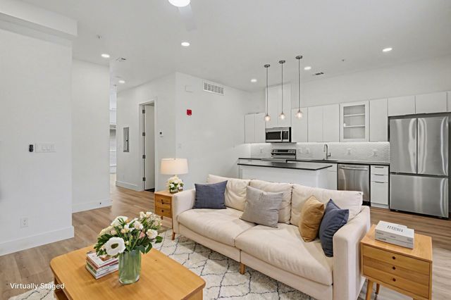 2217 N Fitzhugh Avenue 202, Dallas, TX 75204