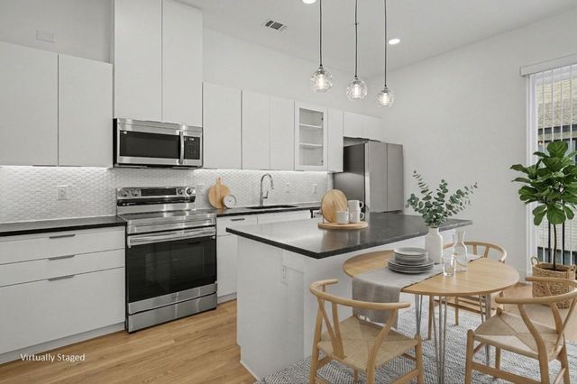 2217 N Fitzhugh Avenue 202, Dallas, TX 75204