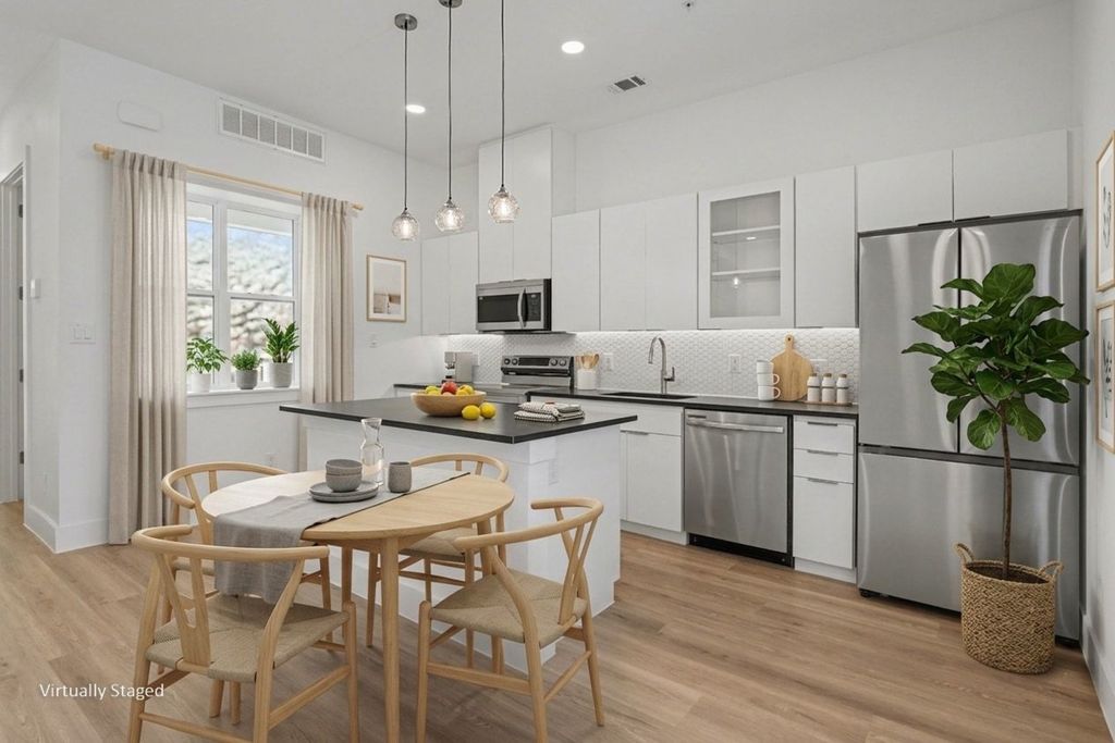2217 N Fitzhugh Avenue 202, Dallas, TX 75204