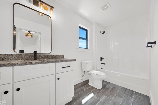 2 Carney Road, St Clair, MI 48079