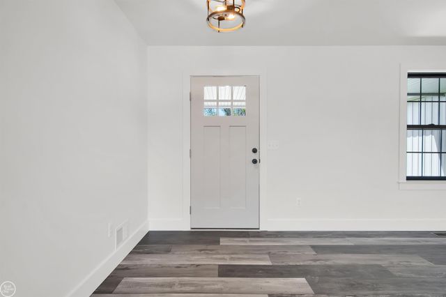 2 Carney Road, St Clair, MI 48079