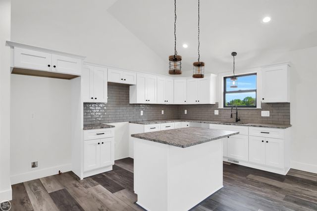 2 Carney Road, St Clair, MI 48079