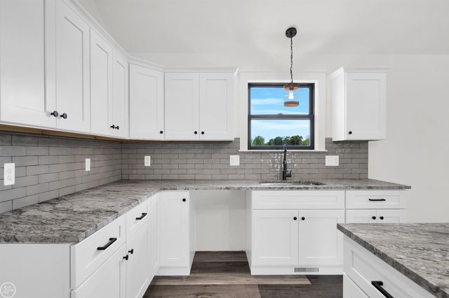 2 Carney Road, St Clair, MI 48079