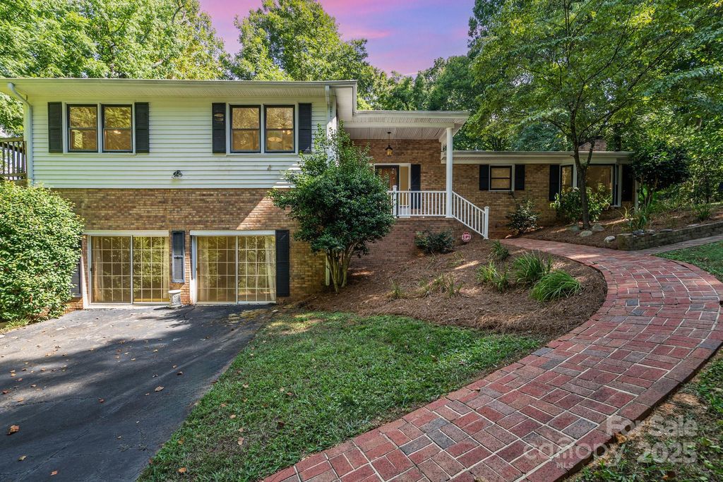 681 Pine Bluff Circle, Kannapolis, NC 28081
