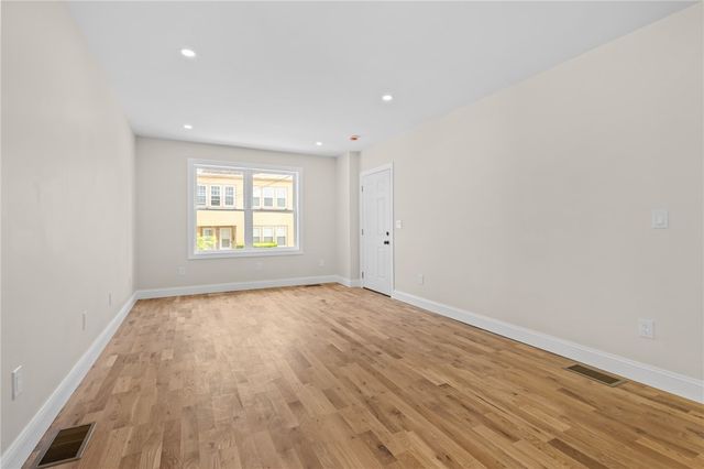 129 Briggs Street, Providence, RI 02905