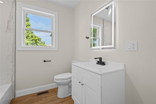 129 Briggs Street, Providence, RI 02905