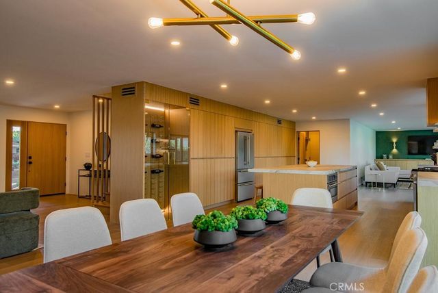 24245 Hatteras, Woodland Hills, CA 91367