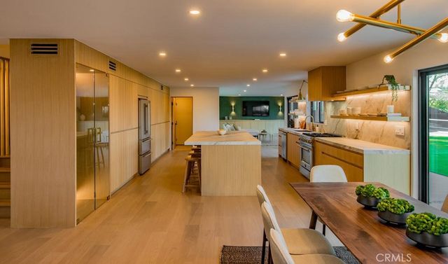 24245 Hatteras, Woodland Hills, CA 91367