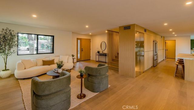 24245 Hatteras, Woodland Hills, CA 91367
