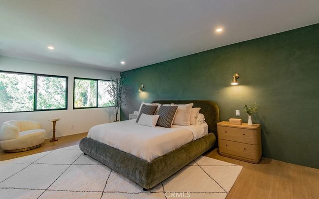 24245 Hatteras, Woodland Hills, CA 91367