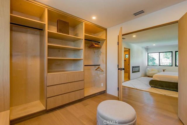 24245 Hatteras, Woodland Hills, CA 91367