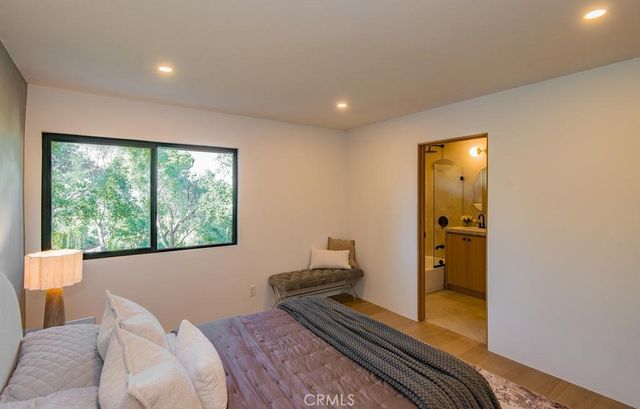 24245 Hatteras, Woodland Hills, CA 91367