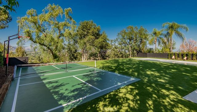 24245 Hatteras, Woodland Hills, CA 91367