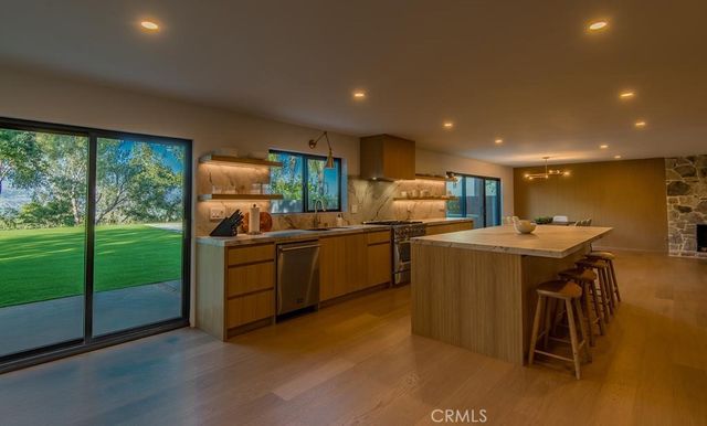 24245 Hatteras, Woodland Hills, CA 91367