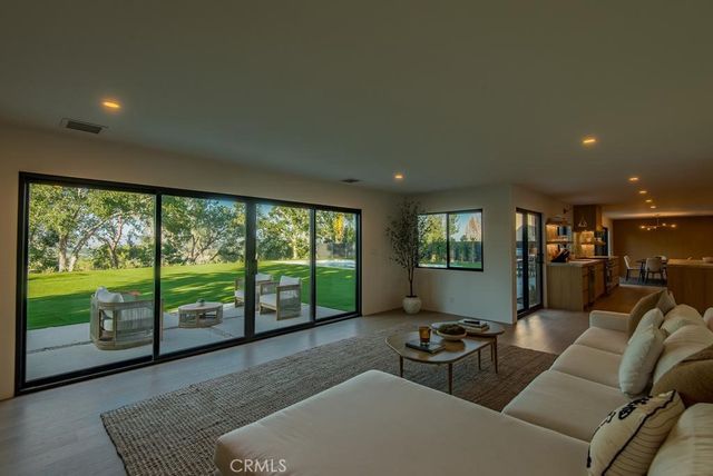24245 Hatteras, Woodland Hills, CA 91367