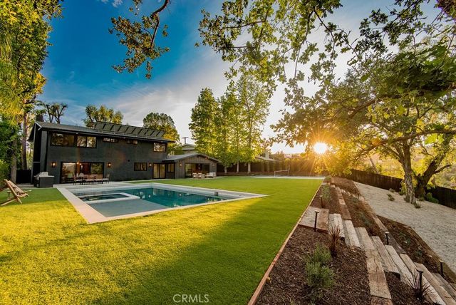 24245 Hatteras, Woodland Hills, CA 91367
