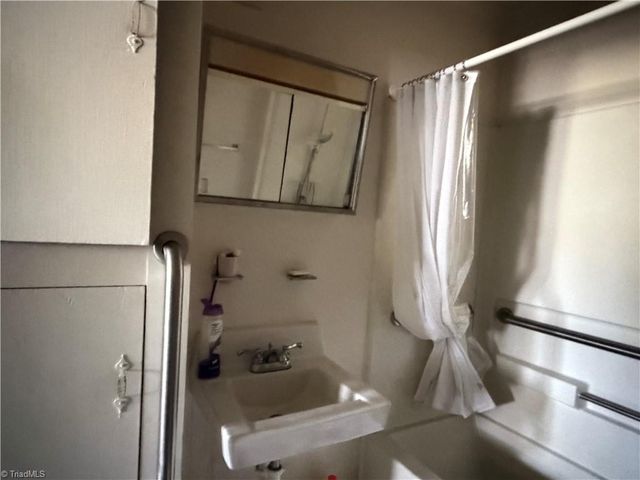 5480 Old Walkertown Road, Winston-salem, NC 27105