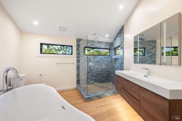 1160 Dance Dr, Sonoma, CA 95476