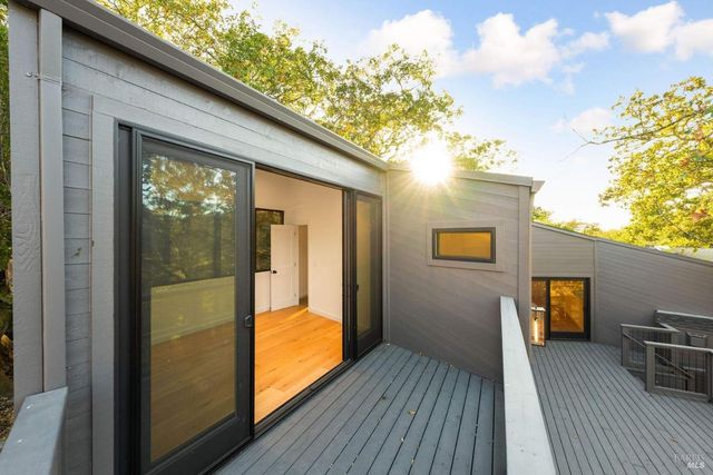 1160 Dance Dr, Sonoma, CA 95476