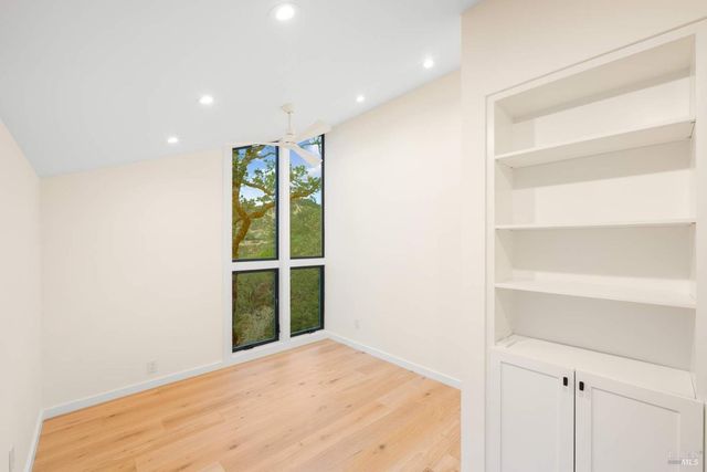 1160 Dance Dr, Sonoma, CA 95476