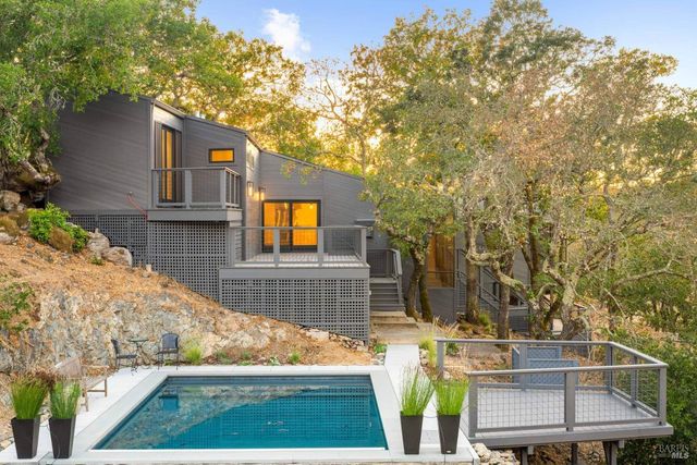 1160 Dance Dr, Sonoma, CA 95476