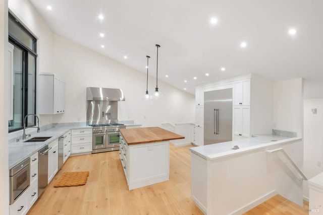 1160 Dance Dr, Sonoma, CA 95476