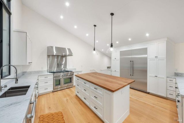 1160 Dance Dr, Sonoma, CA 95476