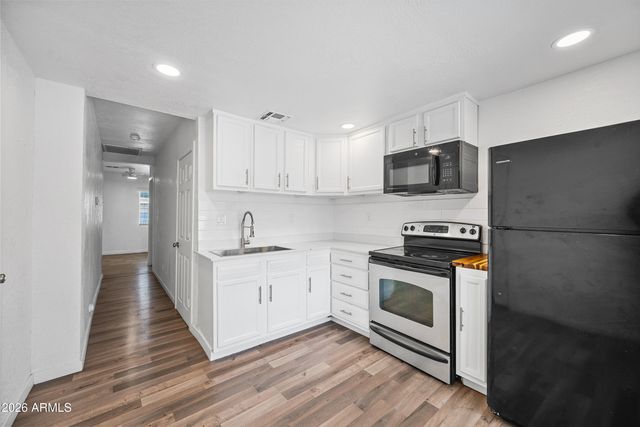 22 E RIVERSIDE Street, Phoenix, AZ 85040