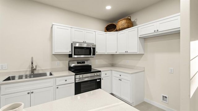 1867 Rockford Drive, Eufaula, OK 74432