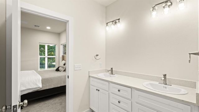 1867 Rockford Drive, Eufaula, OK 74432