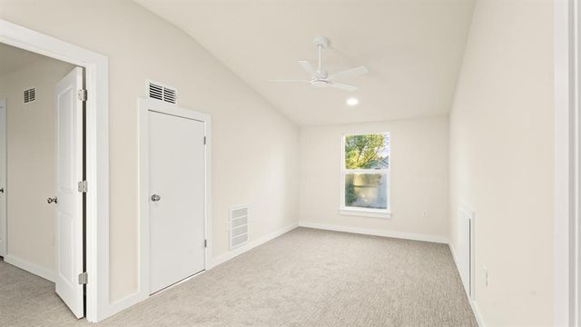 1867 Rockford Drive, Eufaula, OK 74432