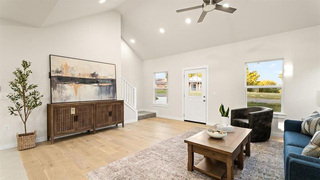 1867 Rockford Drive, Eufaula, OK 74432
